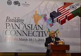 The Governor of Arunachal Pradesh Lt. Gen (Retd) Nirbhay Sharma addressing the participants of the two-day conference on the theme Building Pan-Asian Connectivity, organised by Observer Research Foundation (ORF) in a special meeting at Kolkata on 10th March 2015